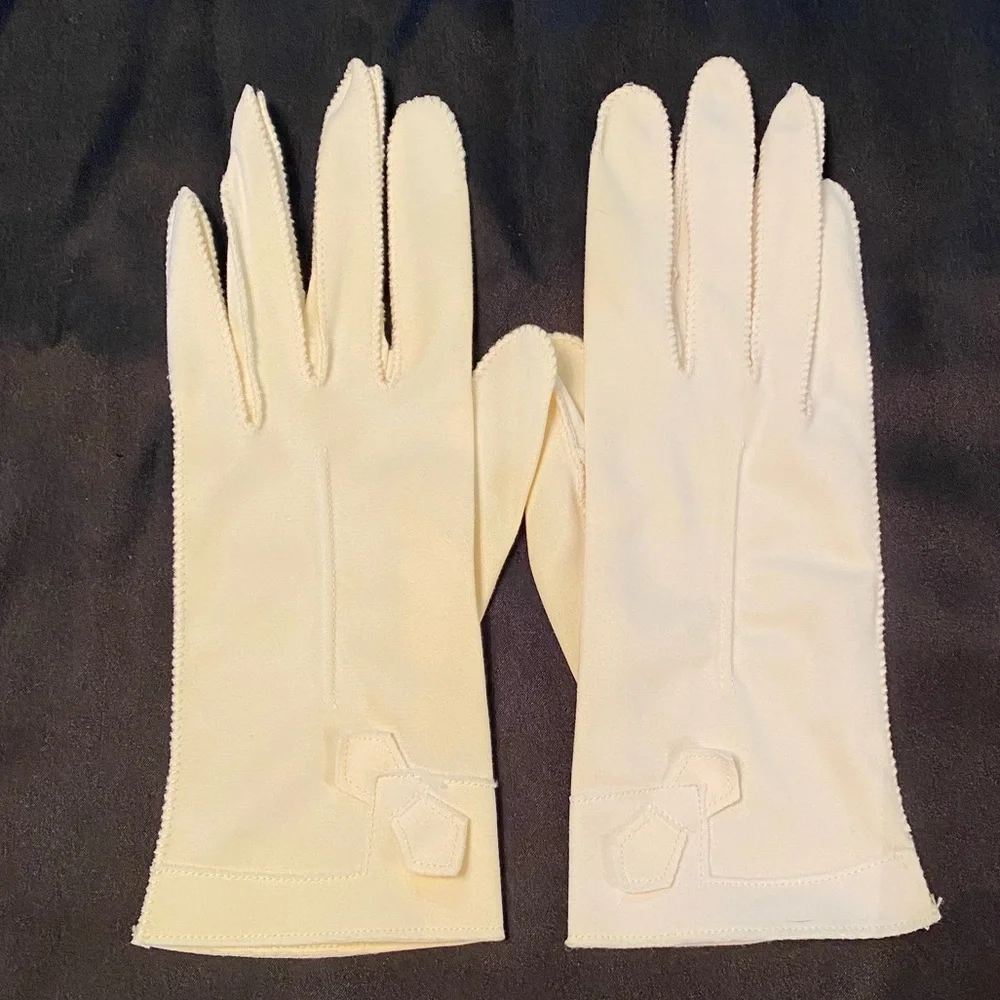 Vintage Shalimar Women’s Nylon Gloves
